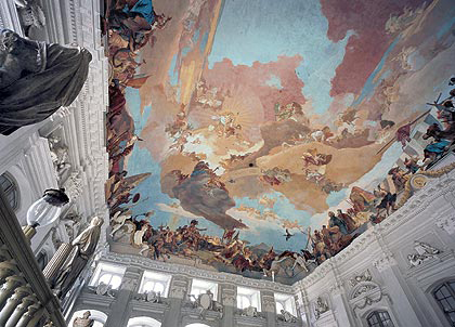 Bild: Deckenfresko im Treppenhaus