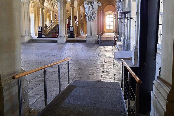 Picture: Ramp in the vestibule of the Würzburg Residence